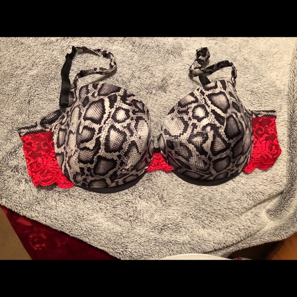 Cacique Other - Gorgeous Cacique underwire Bra 42DD Cacique Other - Gorgeous Cacique underwire Bra 42DD